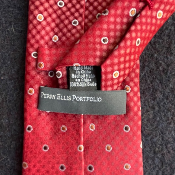 Perry Ellis Men's Neck Tie - Picture 6 of 6